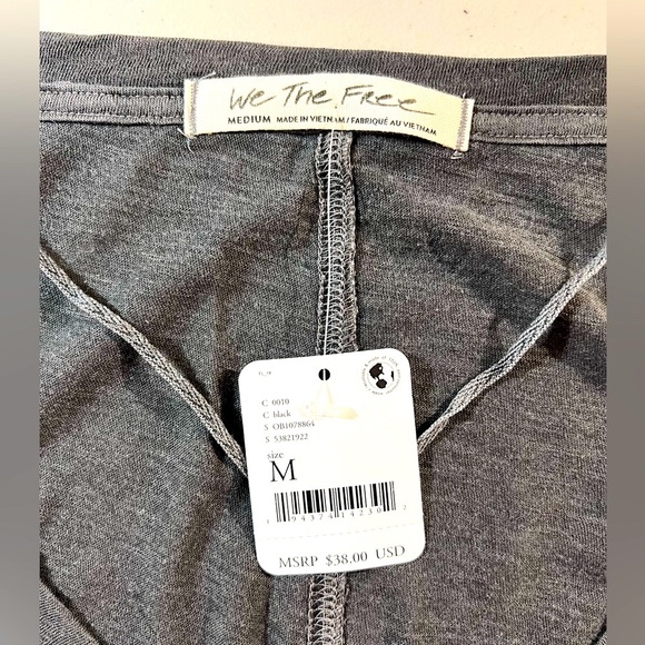 We the Free On My Mind V-Neck Shirt, Black but looks a dark Gray, Size Medium - Picture 10 of 10